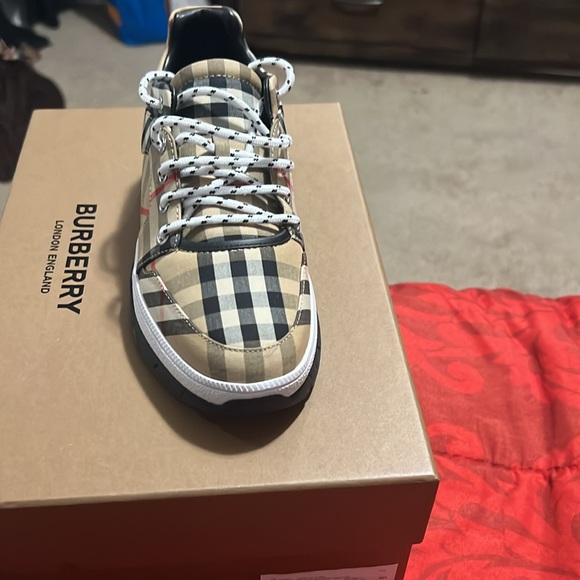 Brand new never worn original packaging - Picture 2 of 5